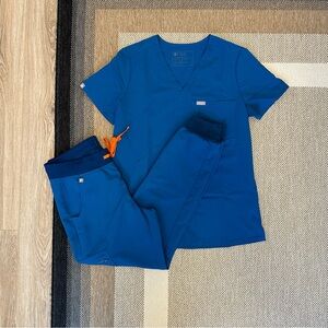 EUC Figs "Alps Blue" Scrub Set (Catarina S top, Zamora S bottoms)